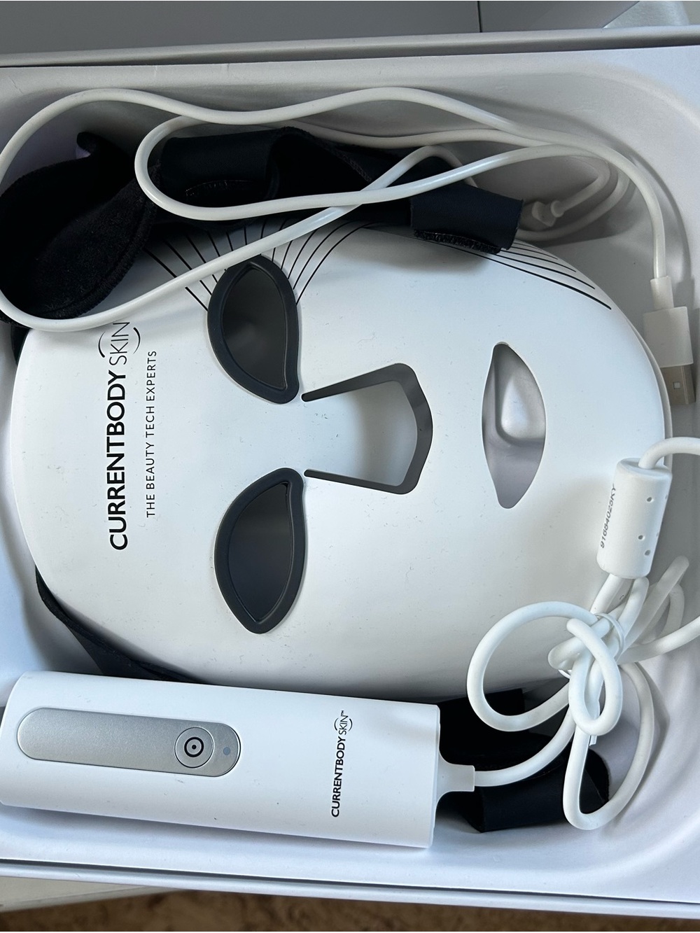 CurrentBody Skin LED Light Therapy Mask — White - Picture 2 of 5